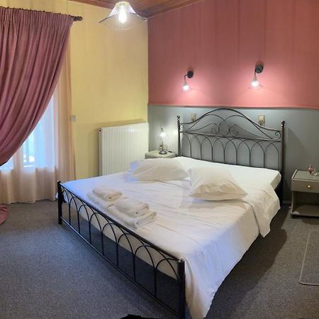 Guesthouse Sinoi Vitina Bagian luar foto