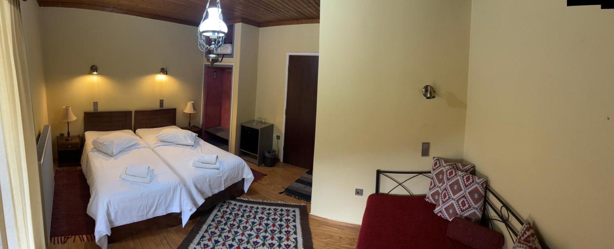 Guesthouse Sinoi Vitina Bagian luar foto