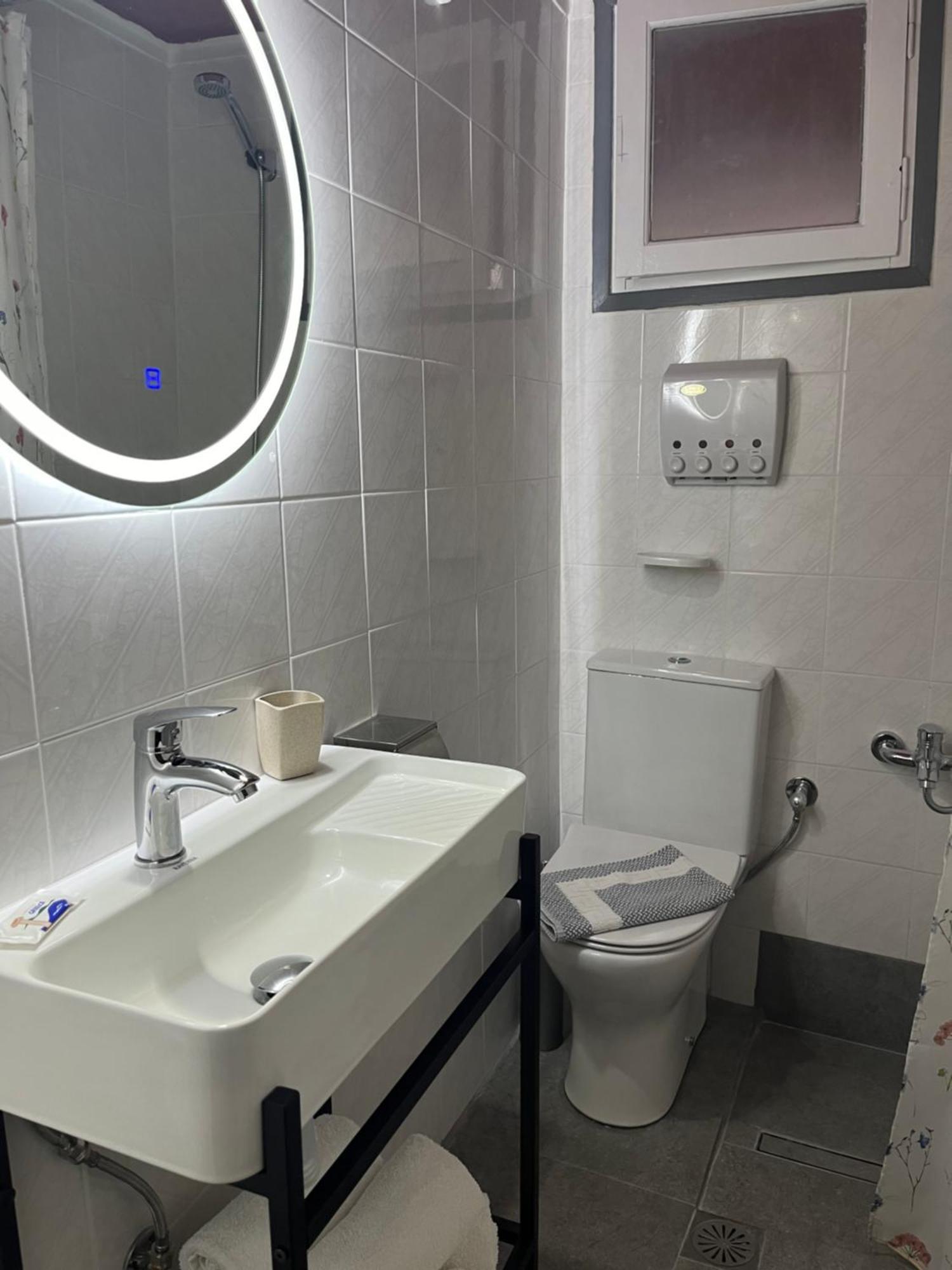 Guesthouse Sinoi Vitina Bagian luar foto