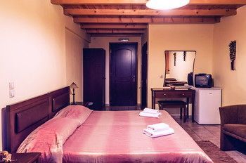 Guesthouse Sinoi Vitina Bagian luar foto