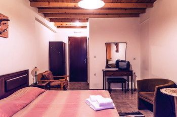 Guesthouse Sinoi Vitina Bagian luar foto